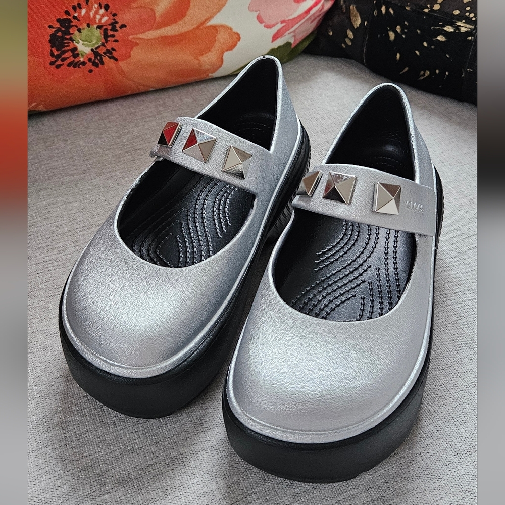 New Size 5 Crocs Silver Metallic Studded Platform Mary Janes
